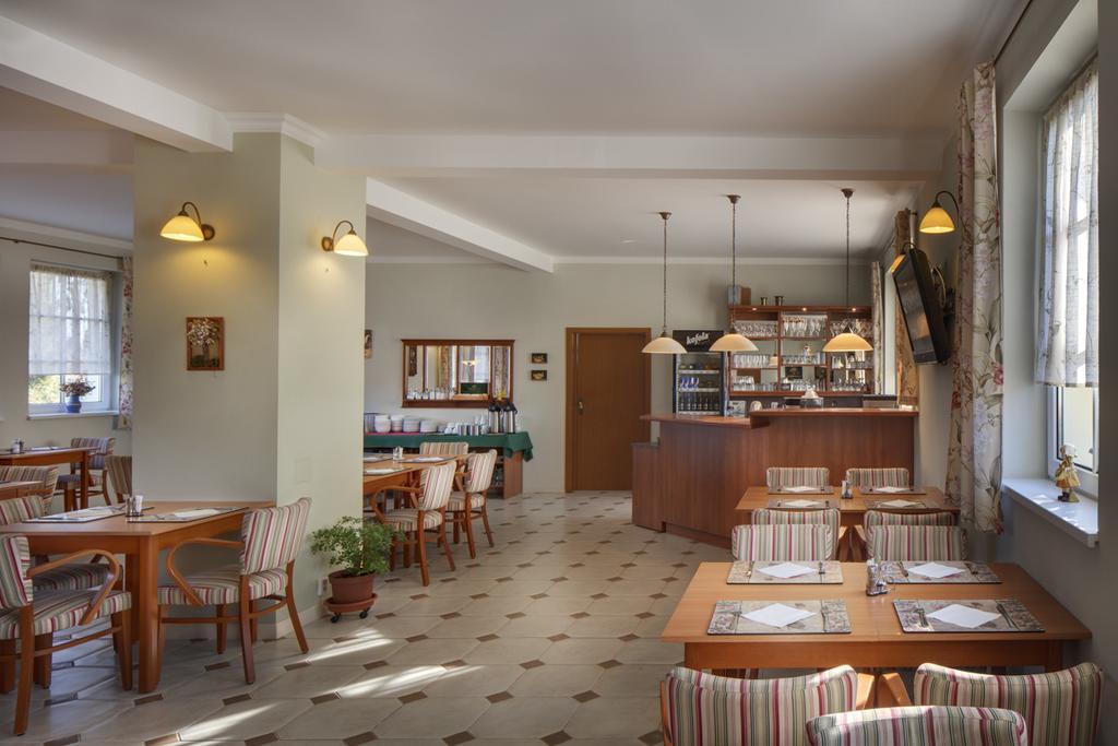 Hotel Kolonie Křivoklát Екстериор снимка